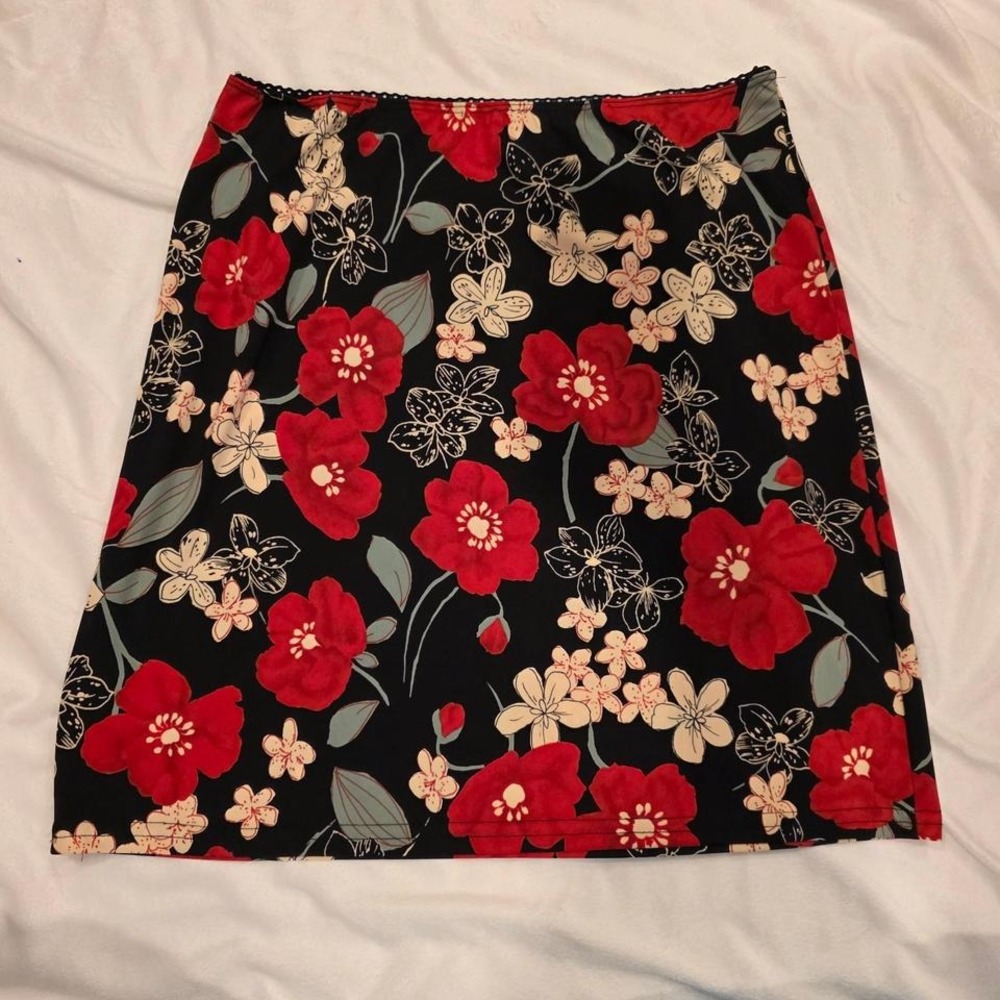 Vintage Younity Black and Red Floral Skirt - Picture 2 of 6